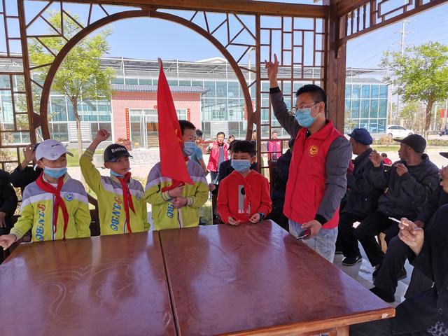 蘭州新區(qū)第三小學(xué)開展“小手拉大手·共創(chuàng)文明城”志愿服務(wù)活動(dòng)