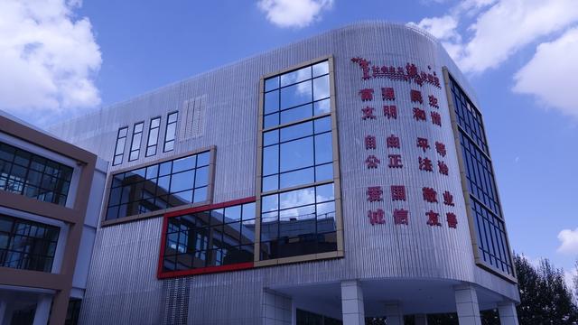 蘭州新區(qū)第三小學(xué)開展“小手拉大手·共創(chuàng)文明城”志愿服務(wù)活動(dòng)